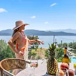 Blue Symphony Suites&apartments Nikiana