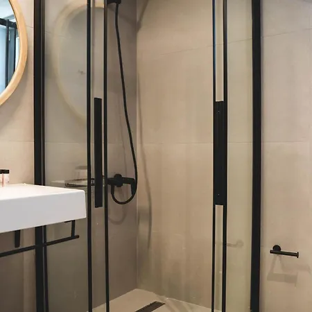 Blue Symphony And דירה