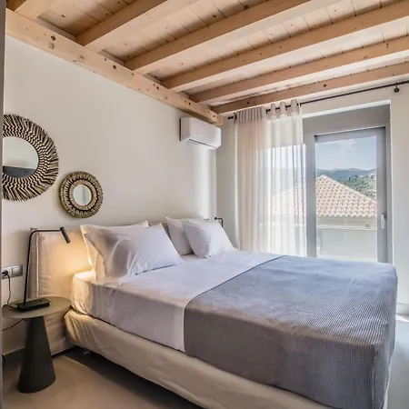 Blue Symphony And ניקיאנה