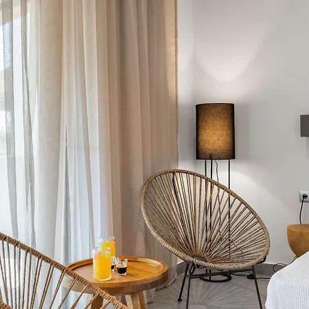 Blue Symphony And ניקיאנה