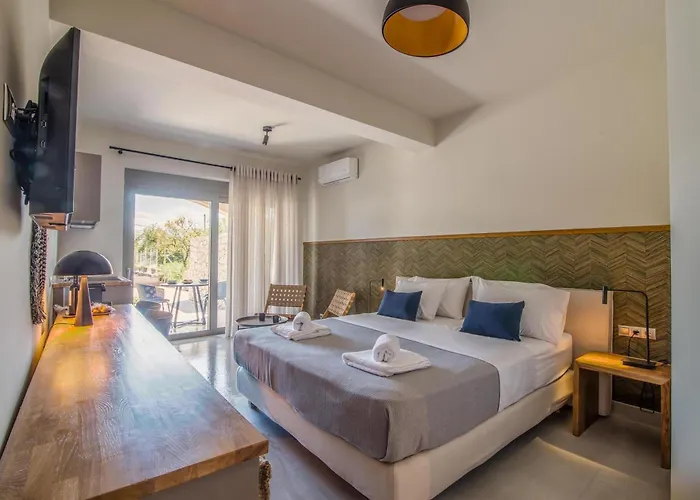 Blue Symphony And דירה ניקיאנה