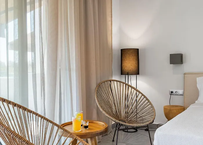 Blue Symphony And ניקיאנה