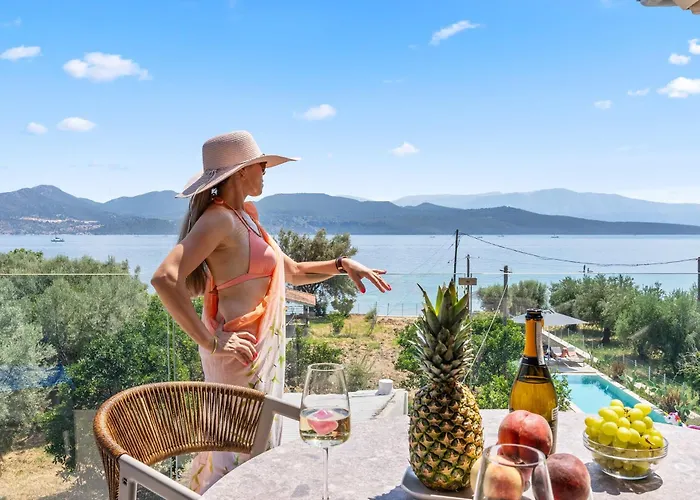 Blue Symphony And ניקיאנה